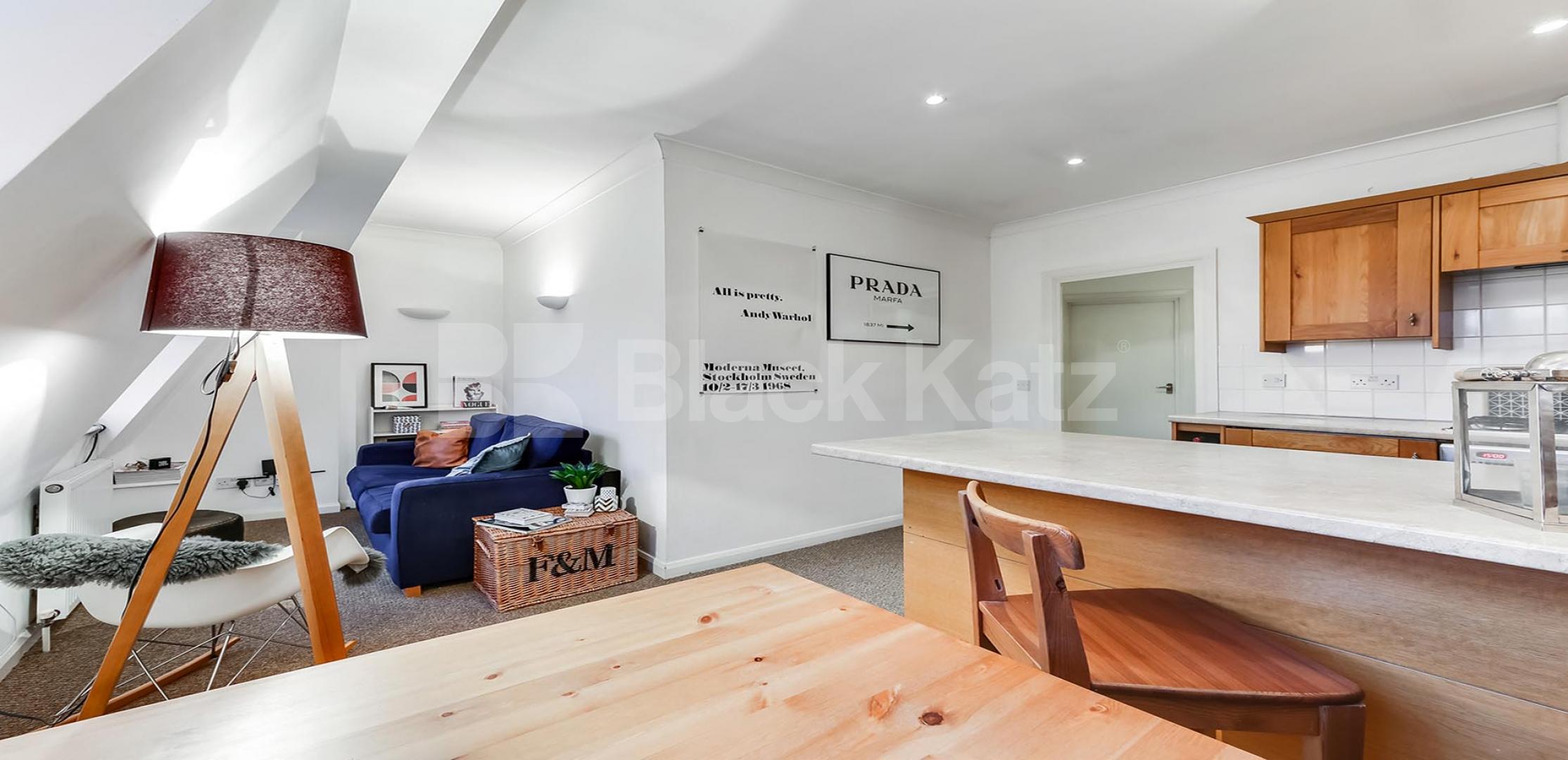 Superbly located  Union Street, London Bridge